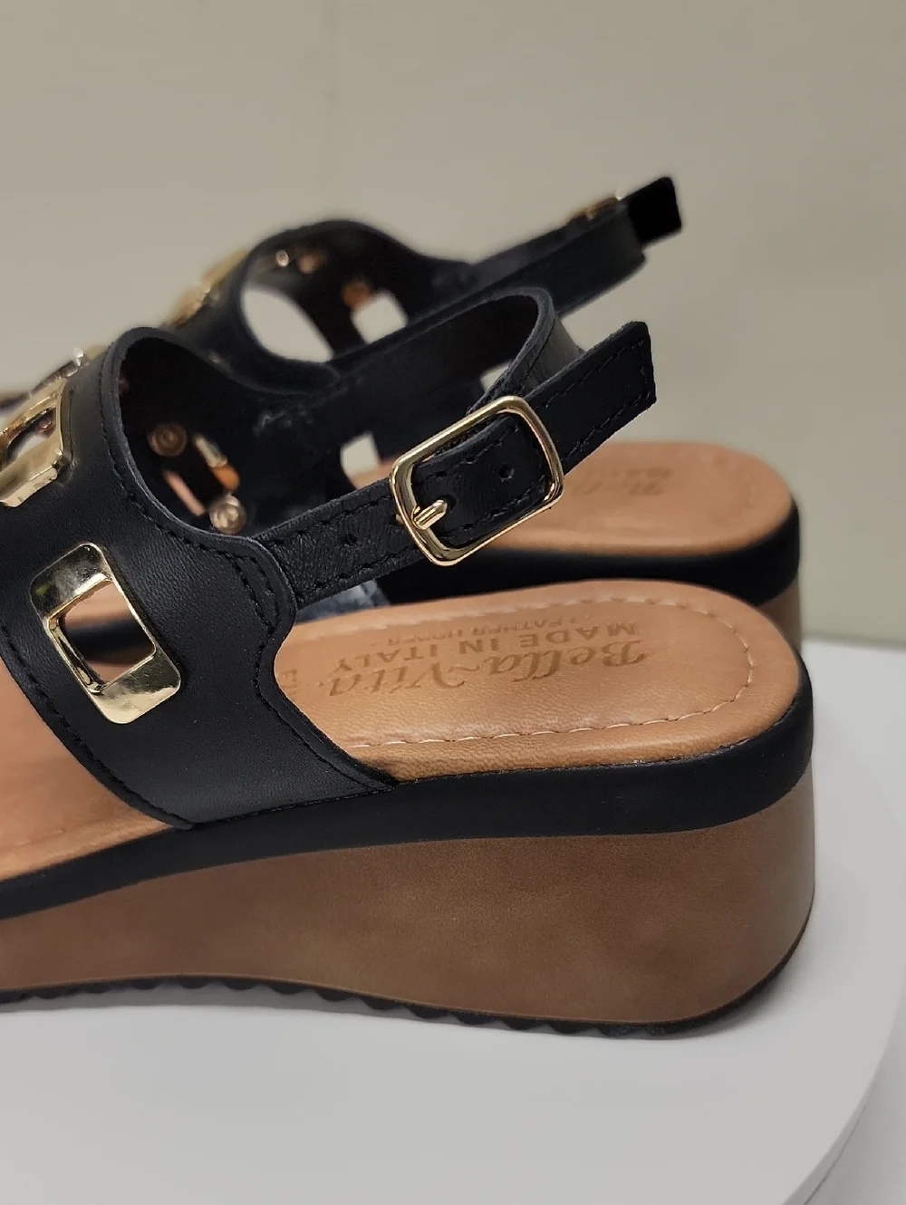 BELLA VITA ITALIAN LEATHER -NEW IN BOX- WEDGE SANDALS BLACK 6.5